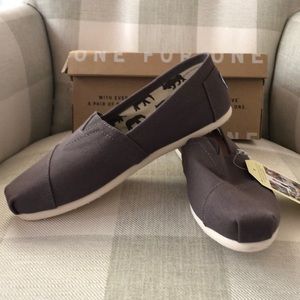 TOM’s flat sneakers